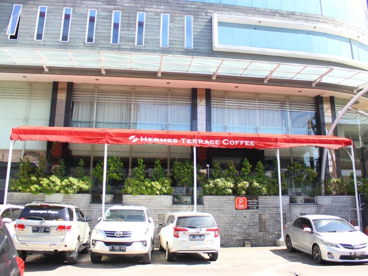 Hermes Palace Hotel Medan Buitenkant foto