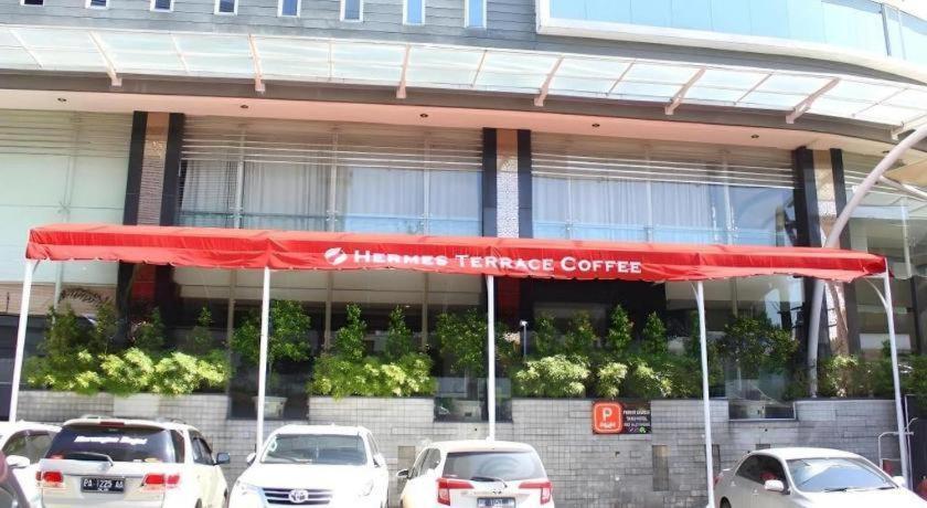 Hermes Palace Hotel Medan Buitenkant foto