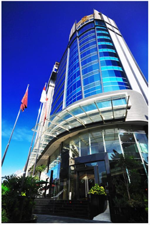 Hermes Palace Hotel Medan Buitenkant foto