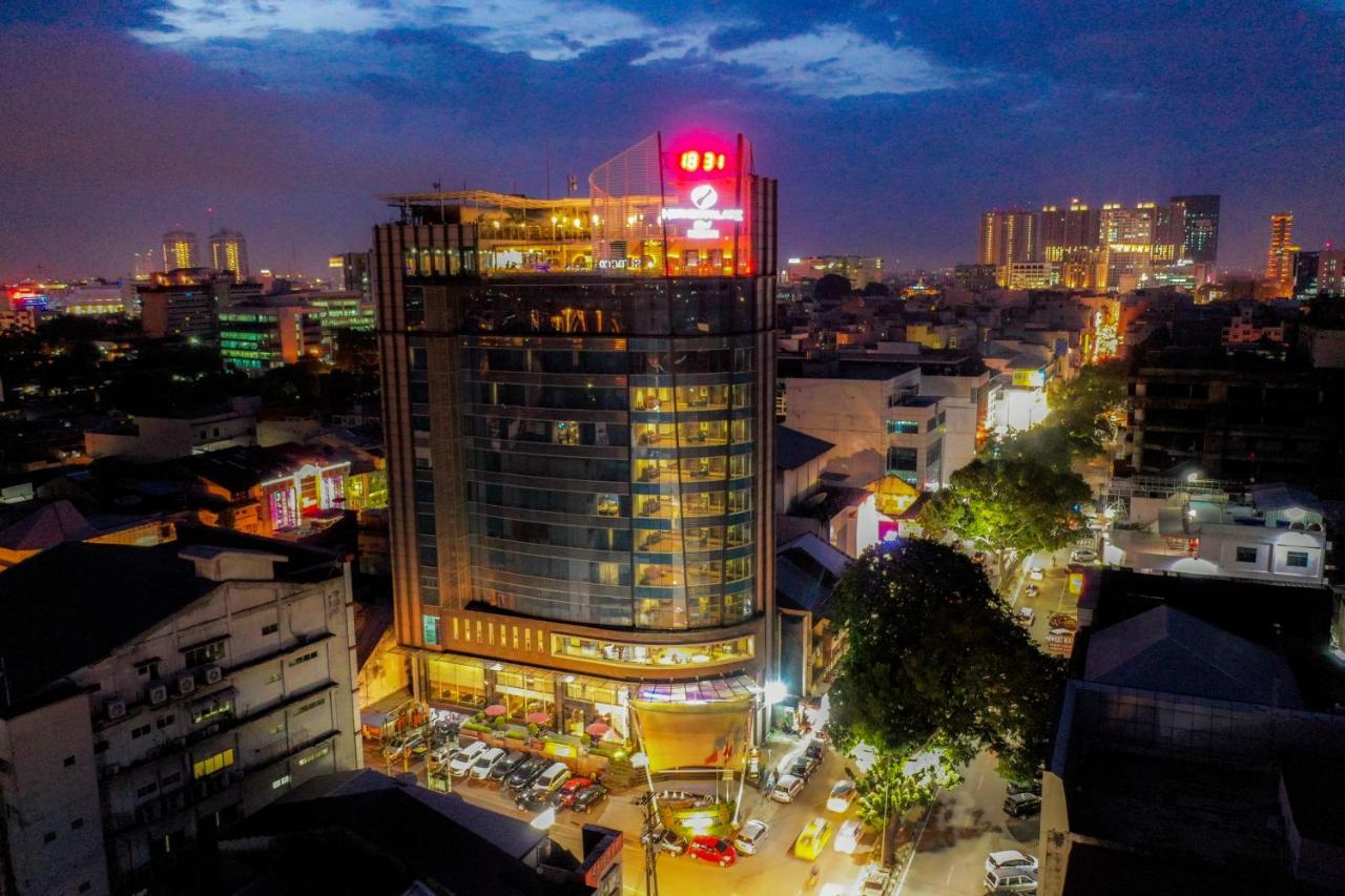 Hermes Palace Hotel Medan Buitenkant foto
